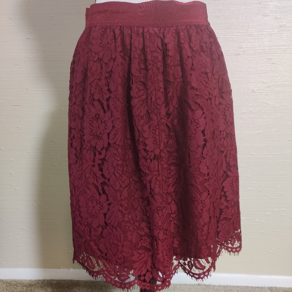 🆕 Vince Camuto Malbec Red floral lace layered viscose-cotton blend Skirt (4)